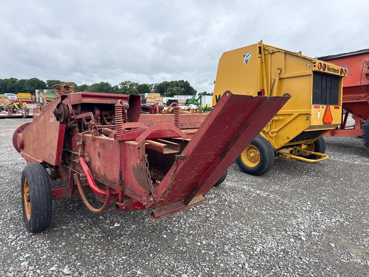 new-holland-310-image-5