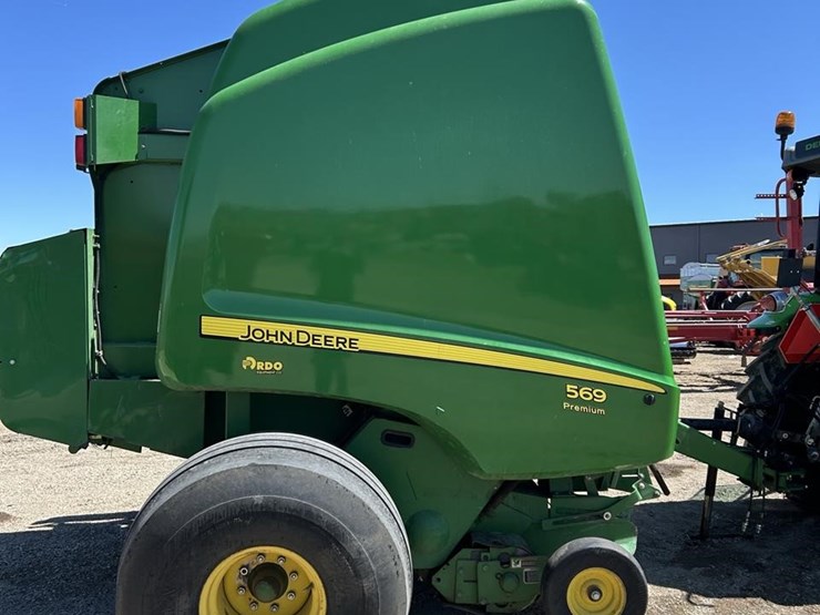 2012-john-deere-569-premium-image-6