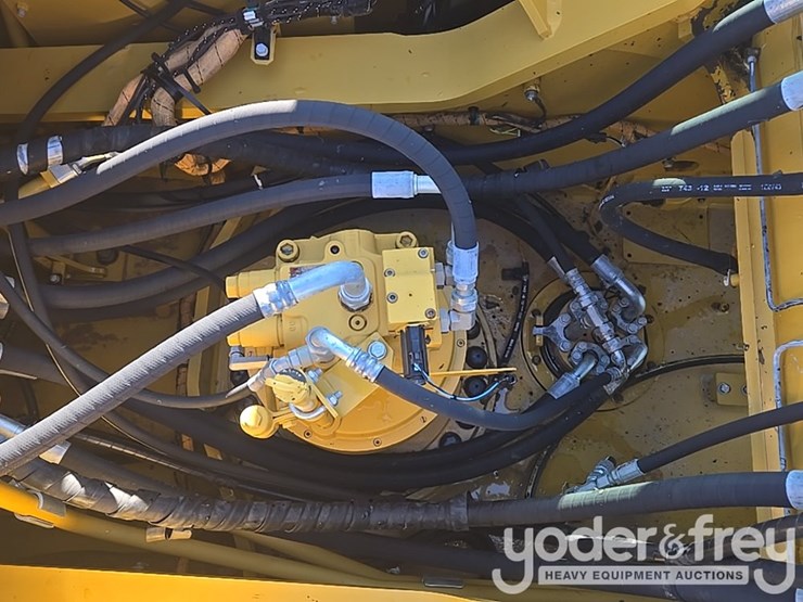 2021-caterpillar-336-image-32