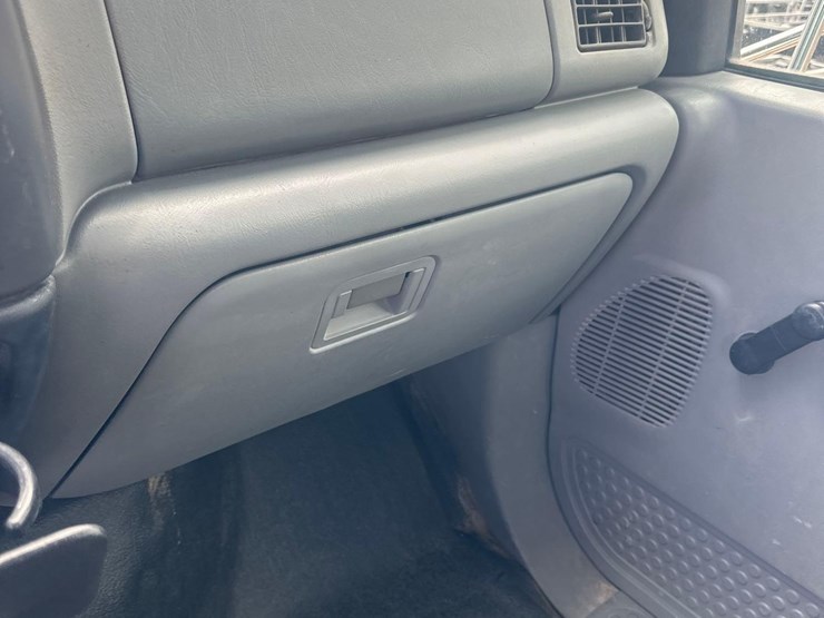 2005-ford-f650-image-31