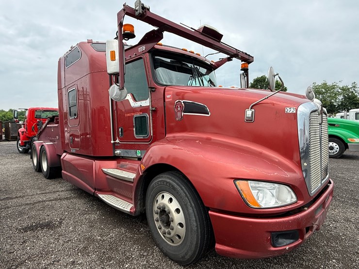 2013-kenworth-t660-image-1