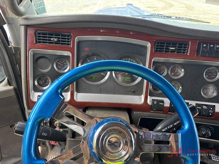 2008-kenworth-w900-image-26