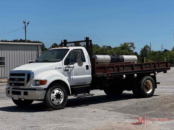 2005-ford-f650-image-1