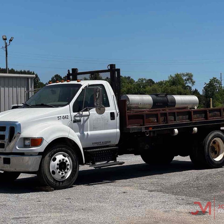 2005 FORD F650