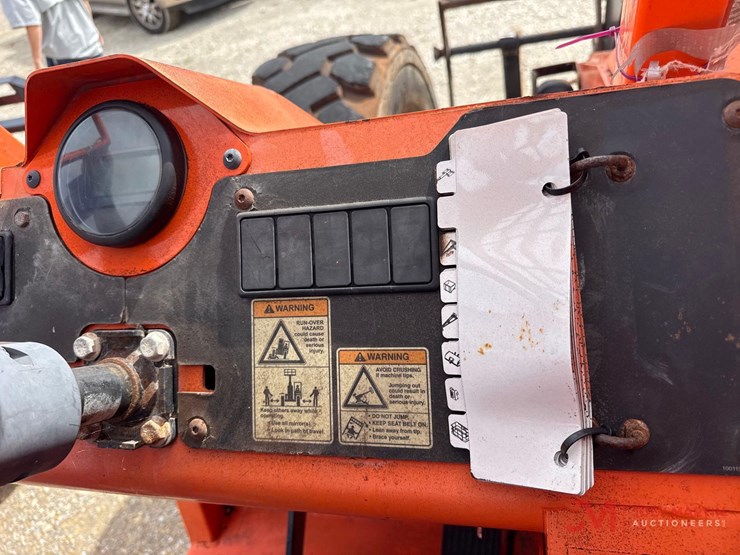 2012-jlg-8042-image-20