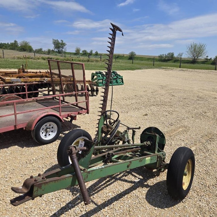 JOHN DEERE 8