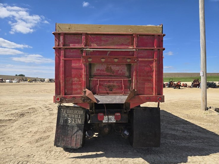 1988-ford-l9000-image-12