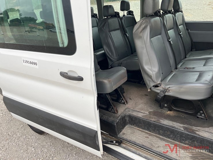 2019-ford-transit-image-11