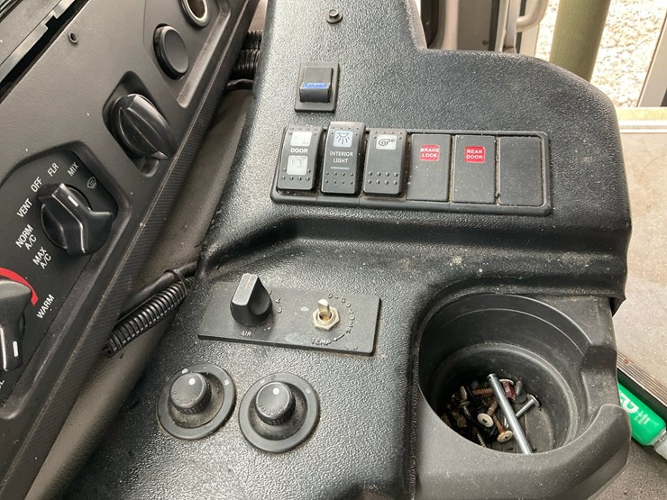 2015-ford-e450-image-36