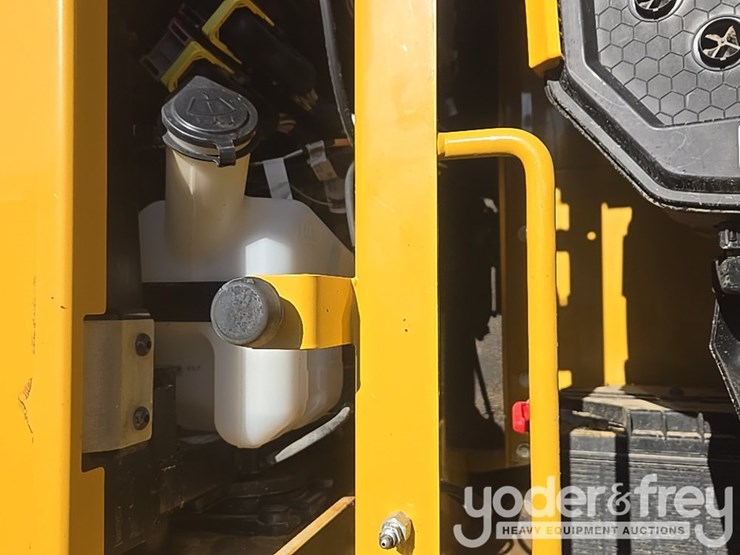 2021-caterpillar-336-image-39