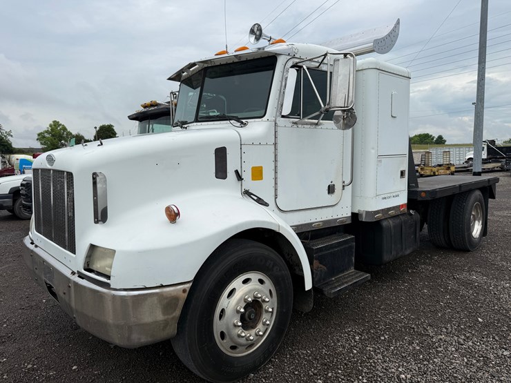 1994-peterbilt-330-image-1