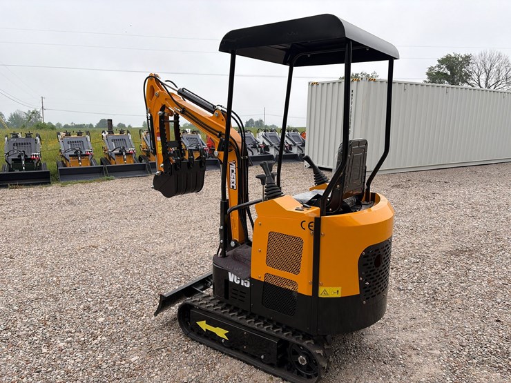 #169-•-unused-2026-vicsec-vc15-mini-excavator-image-3