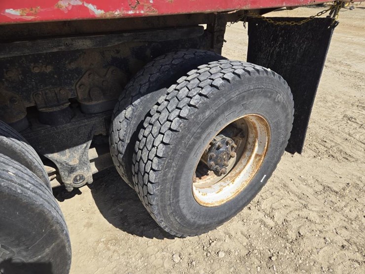 1988-ford-l9000-image-15