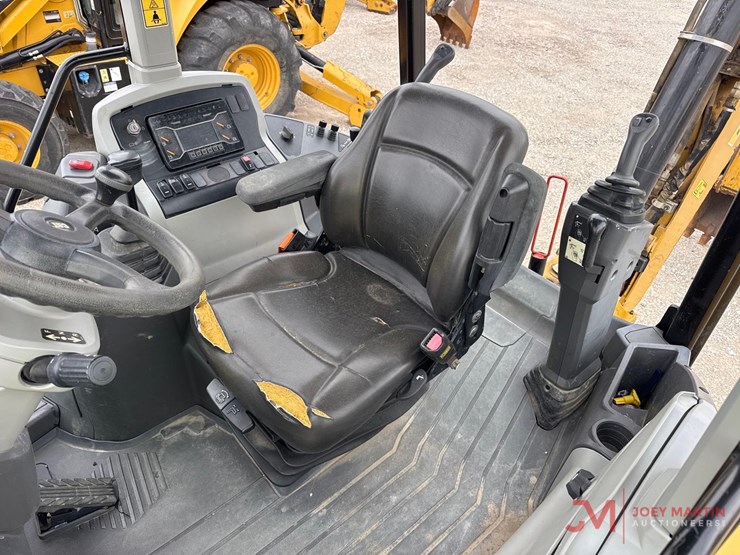 2021-caterpillar-420-image-17