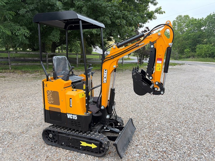 #169-•-unused-2026-vicsec-vc15-mini-excavator-image-1