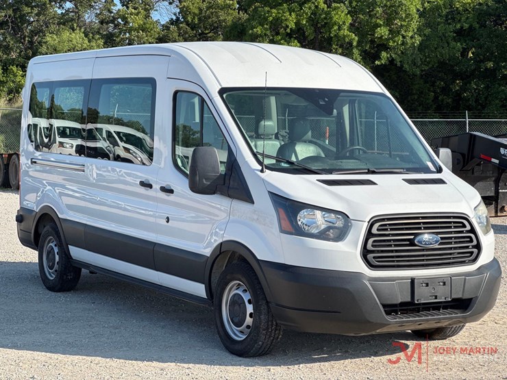 2019-ford-transit-image-1