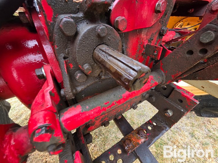 massey-ferguson-22-image-15