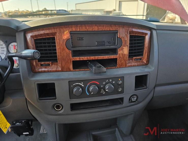 2006-dodge-ram-2500-image-14