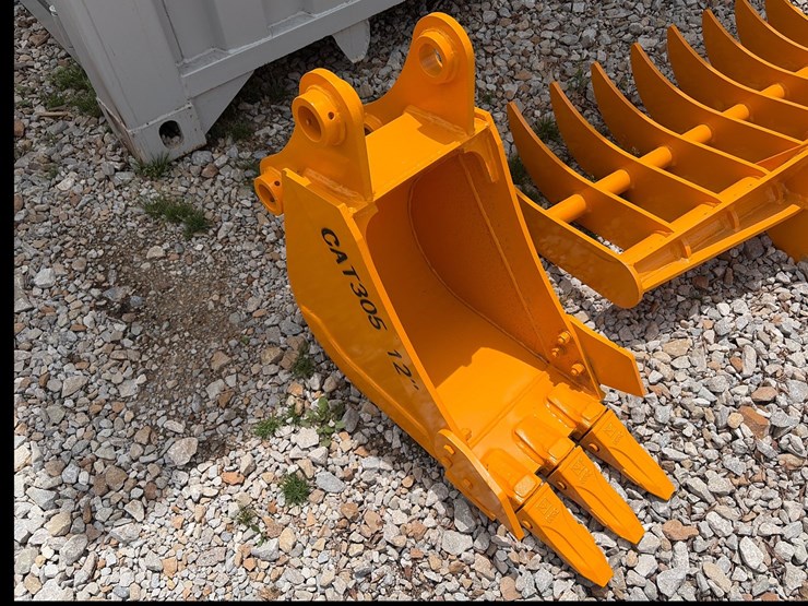 caterpillar-305-image-1