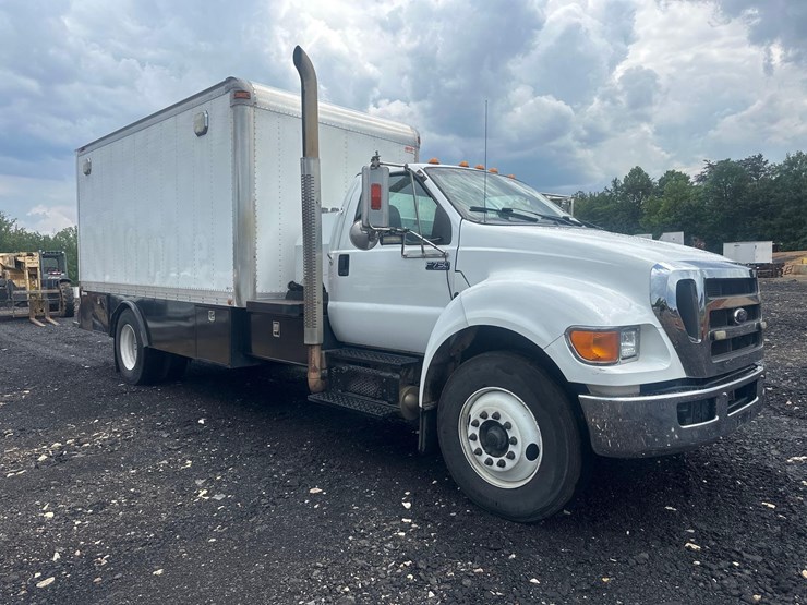 2015-ford-f750-xlt-image-4