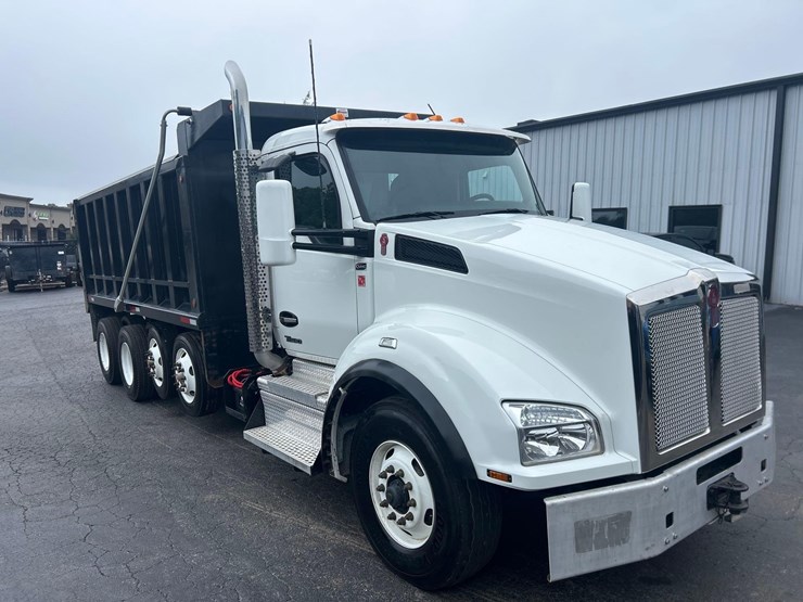2024-kenworth-t880-image-2