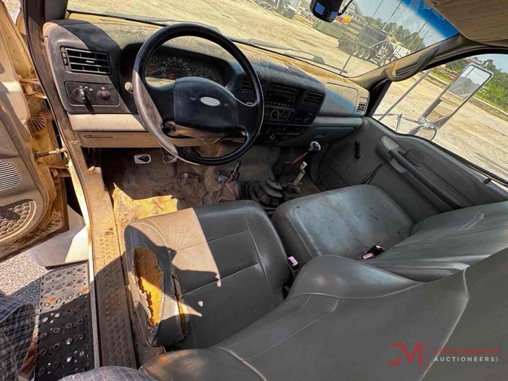 2005-ford-f650-image-13