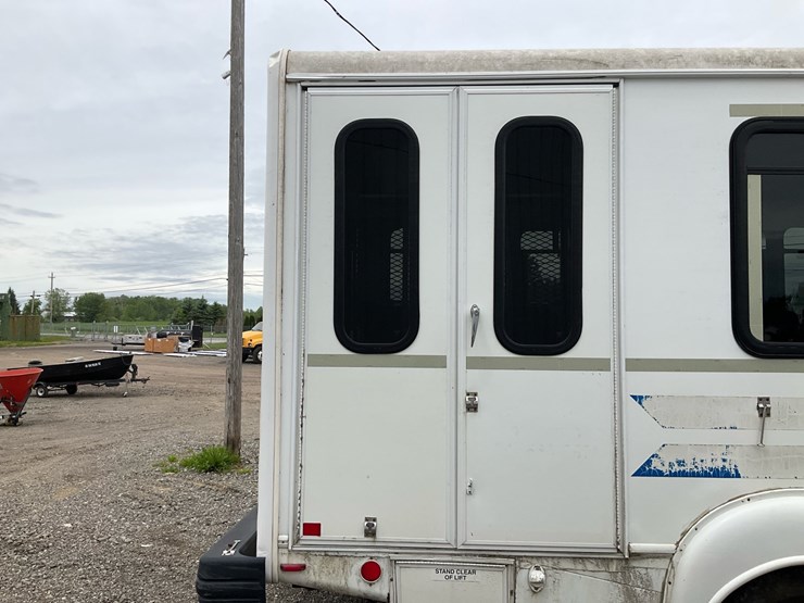 2015-ford-e450-image-25