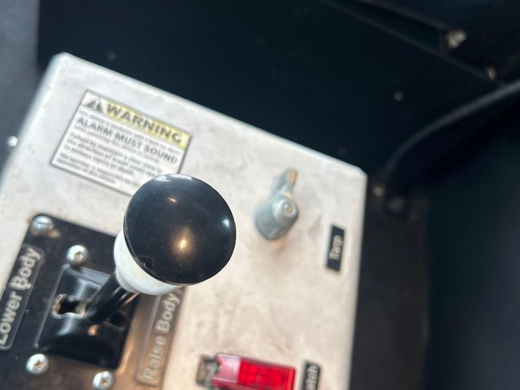 2024-kenworth-t880-image-62