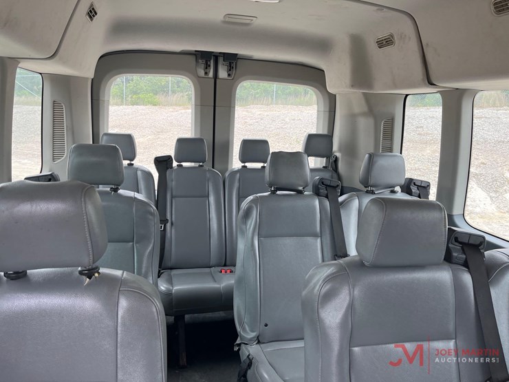 2019-ford-transit-image-17