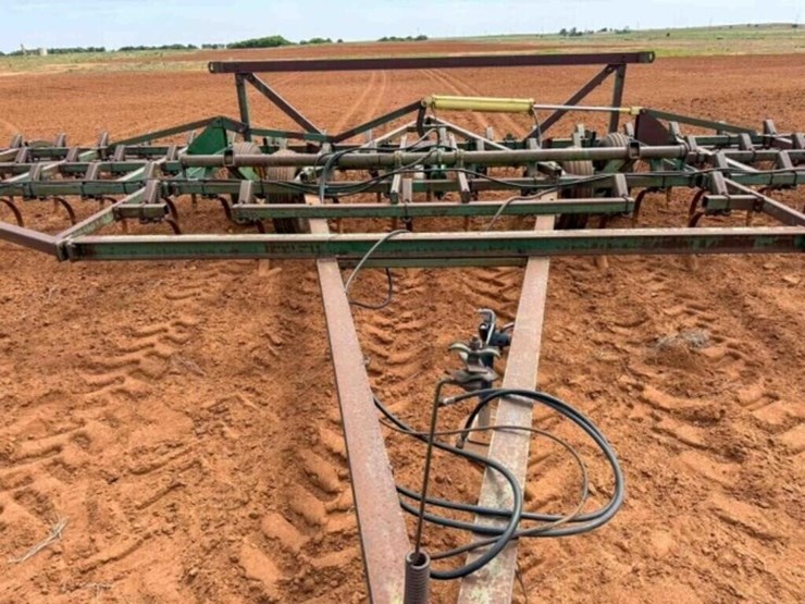 john-deere-4010-image-3
