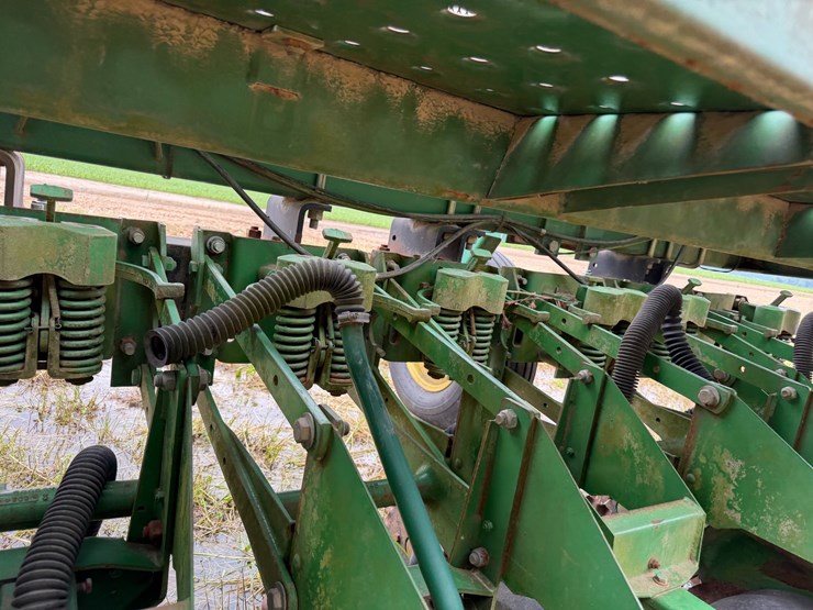 john-deere-530-image-23