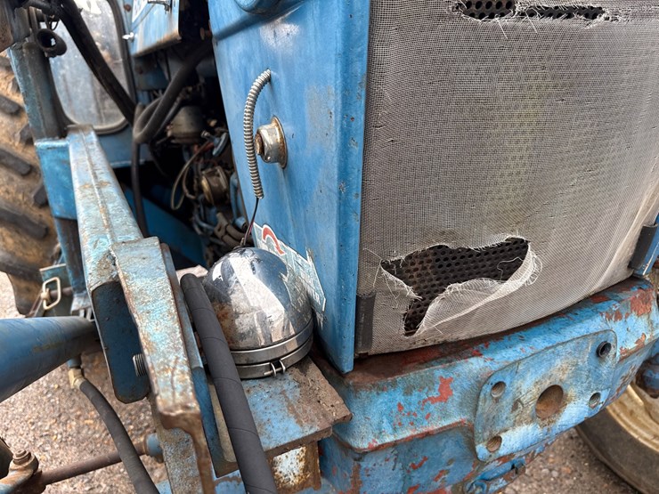 ford-7600-image-35