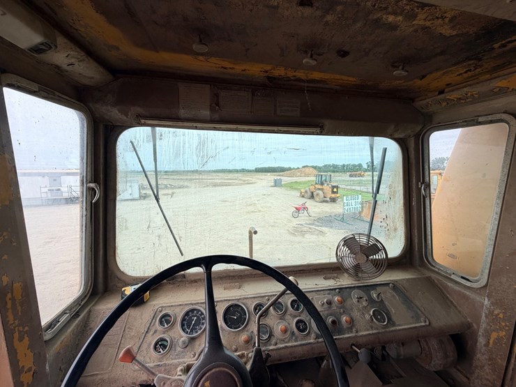 1972-caterpillar-769b-image-40