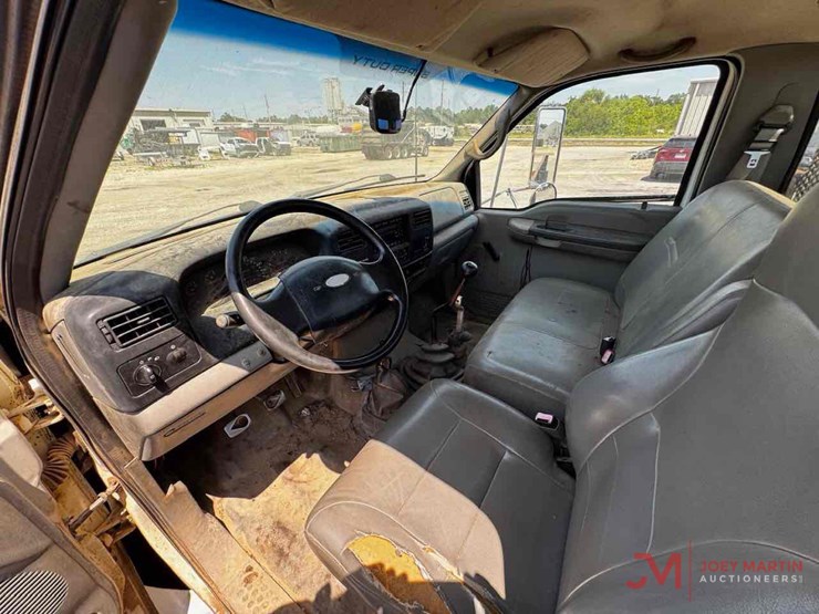 2005-ford-f650-image-10
