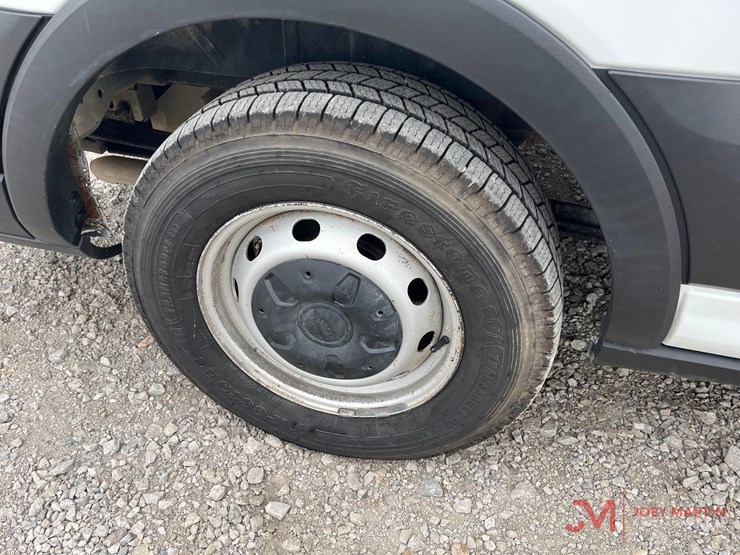 2019-ford-transit-image-18