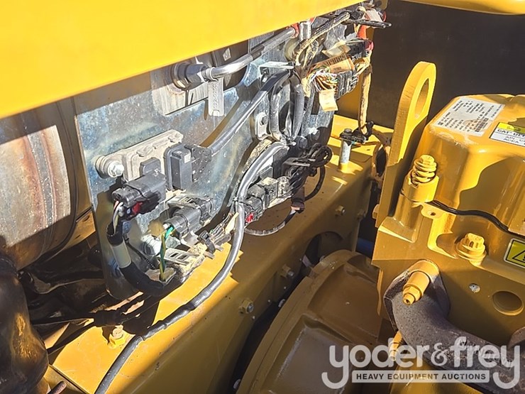 2021-caterpillar-336-image-58