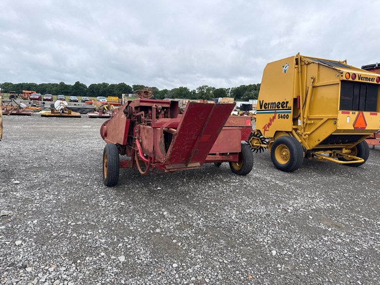 new-holland-310-image-4