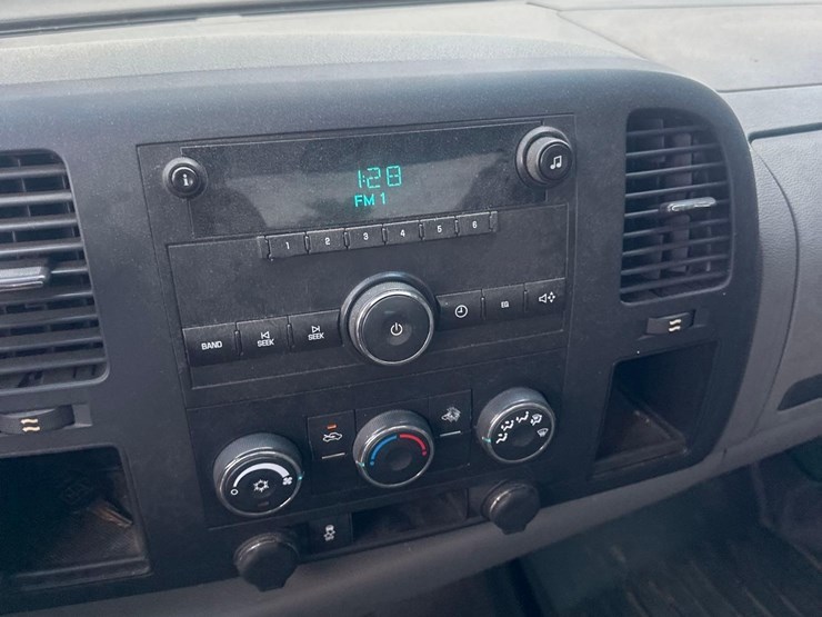 2012-chevrolet-silverado-1500-image-22