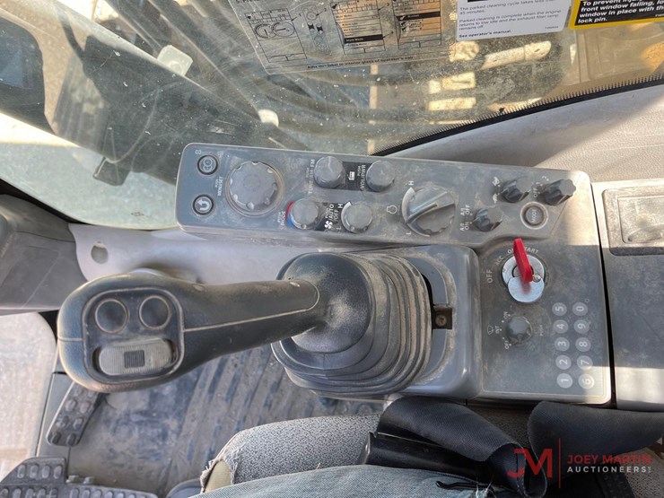 2019-john-deere-6-image-26