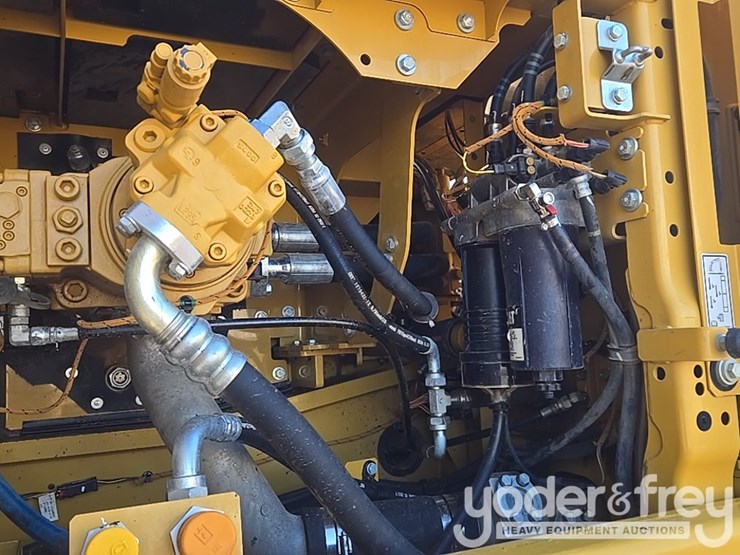 2021-caterpillar-336-image-47