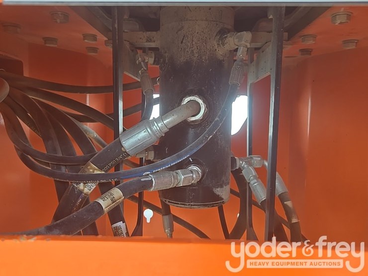 2021-jlg-660sj-image-32