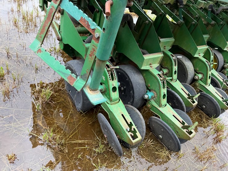 john-deere-530-image-39