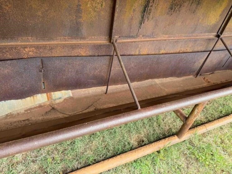 12’x7’-steel-self-feeder-image-5