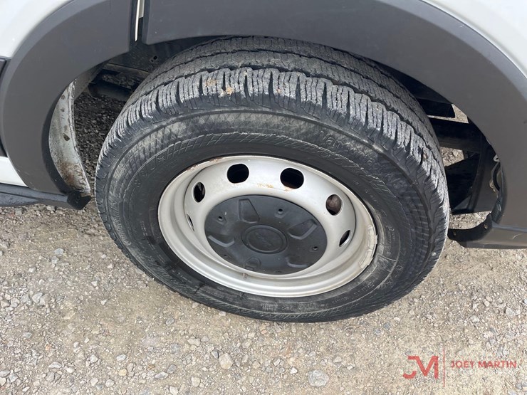 2019-ford-transit-image-12