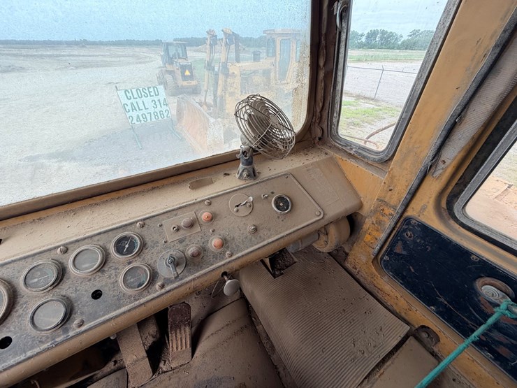 1972-caterpillar-769-image-19