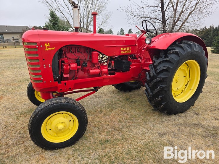 massey-ferguson-44-image-1