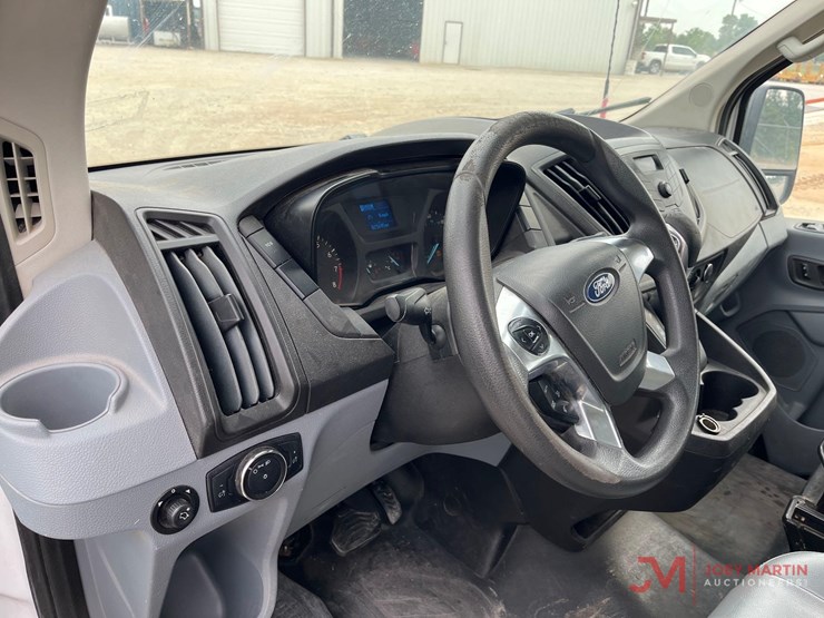 2019-ford-transit-image-22