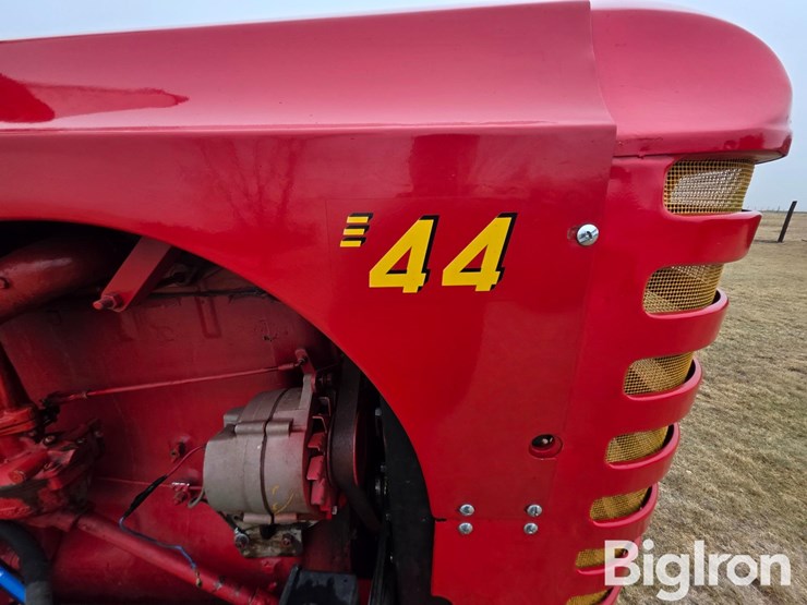 1952-massey-ferguson-44-image-10
