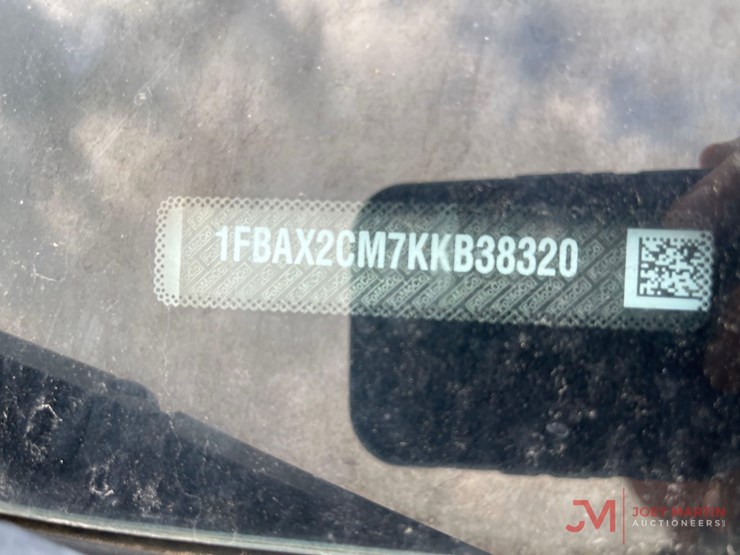 2019-ford-transit-image-24