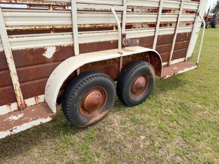 16’-livestock-trailer-image-20